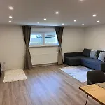 Neu! Grosse 3 Mit Kueche Und Bad, 90 Qm Mit Netflix Und Ps5 * Kaiserslautern