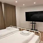 Neu! Grosse 3 Mit Kueche Und Bad, 90 Qm Mit Netflix Und Ps5 * Kaiserslautern