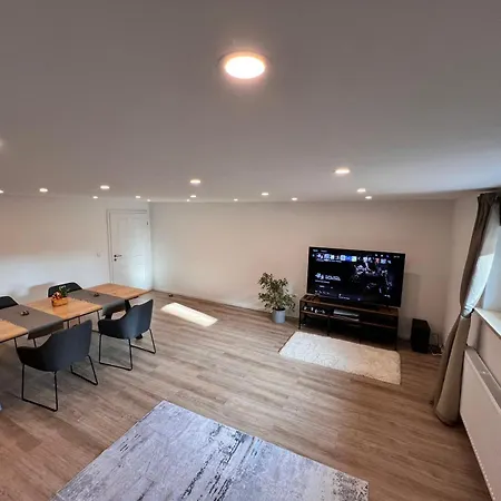 Apartment Neu! Grosse Ferienwohnung 3 Zimmer Mit Kueche Und Bad, 90 Qm Mit Netflix Und Ps5 Kaiserslautern