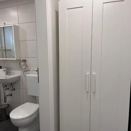 Διαμέρισμα Neu! Grosse 3 Mit Kueche Und Bad, 90 Qm Mit Netflix Und Ps5