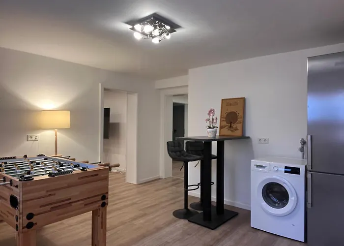 Neu! Grosse 3 Mit Kueche Und Bad, 90 Qm Mit Netflix Und Ps5 Kaiserslautern