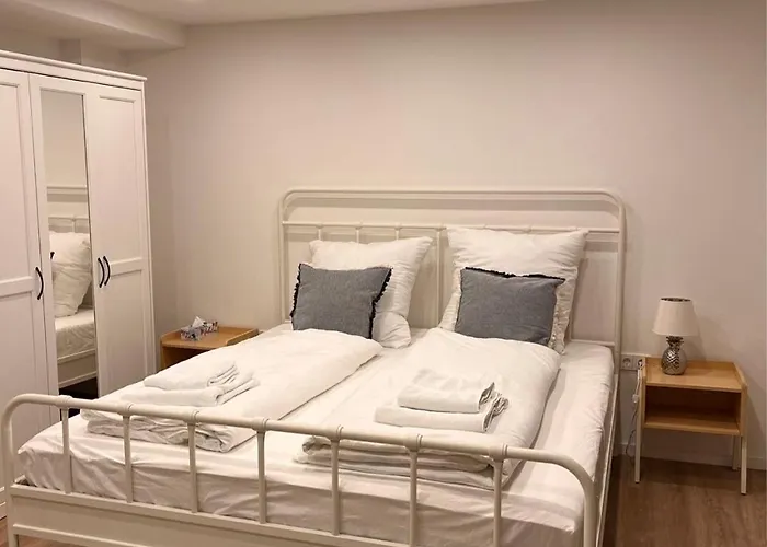 Neu! Grosse 3 Mit Kueche Und Bad, 90 Qm Mit Netflix Und Ps5 Apartamento Kaiserslautern